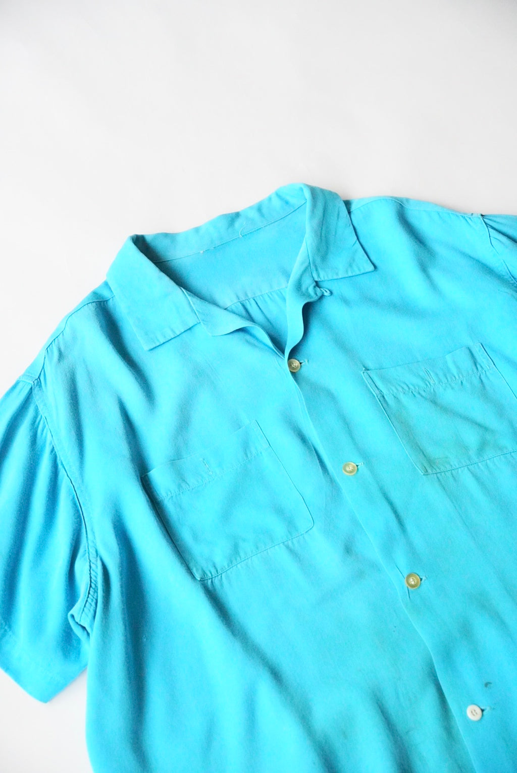 1950s s/s open collar rayon shirt