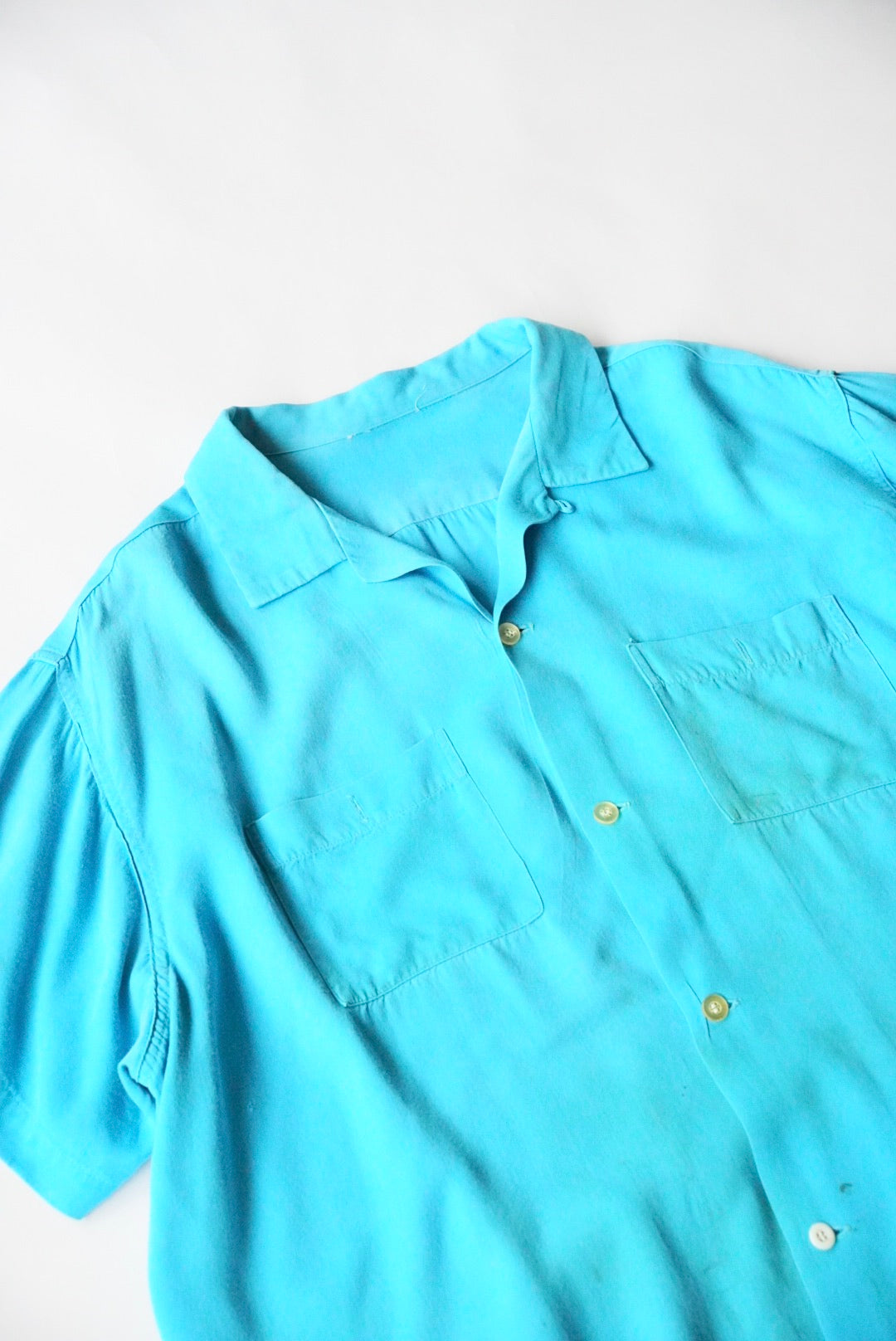 1950s s/s open collar rayon shirt