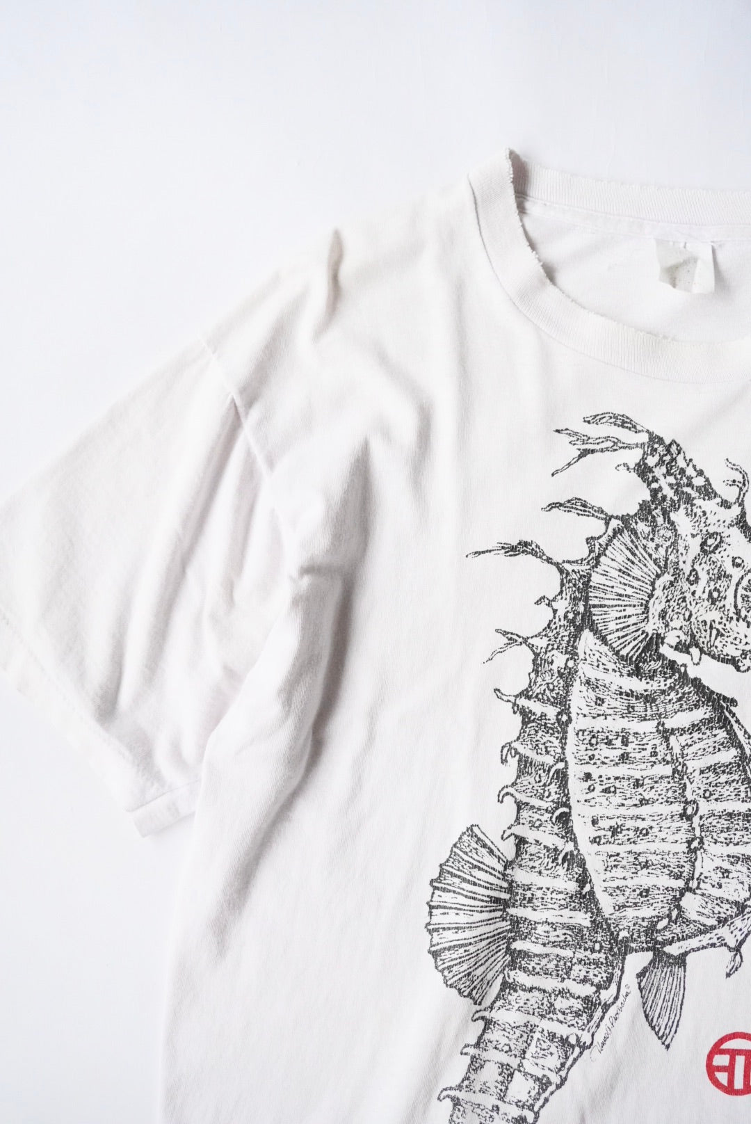 1990s seahorse graphic tee