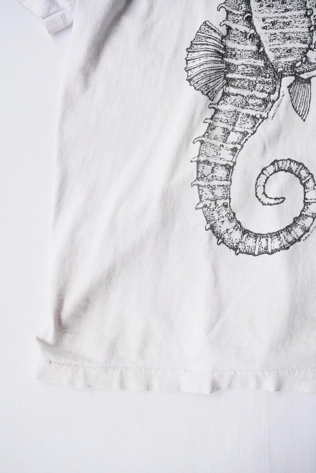 1990s seahorse graphic tee