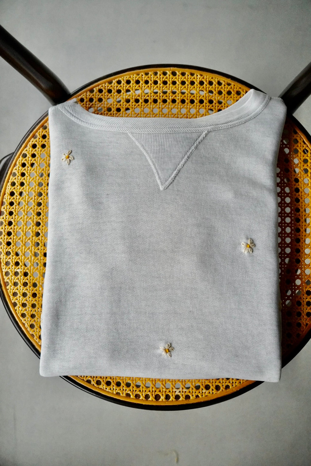 1950s front V flower embroidery sweat