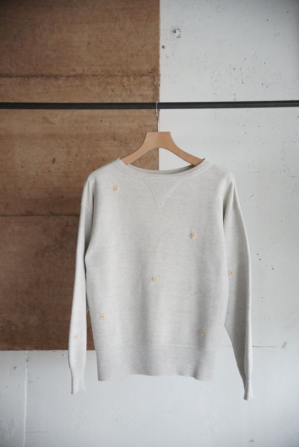 1950s front V flower embroidery sweat