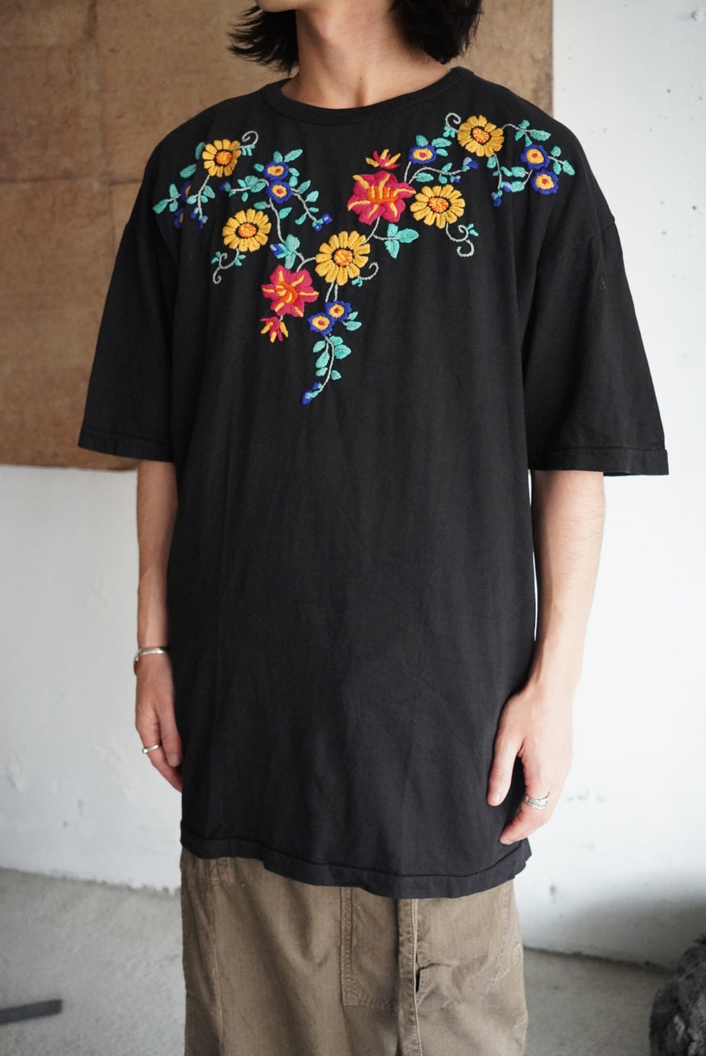 1990s Guatemala embroidery tee "flower"