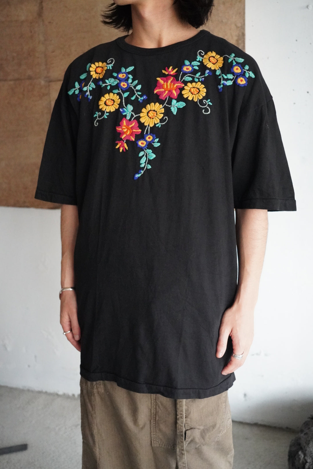 1990s Guatemala embroidery tee "flower"