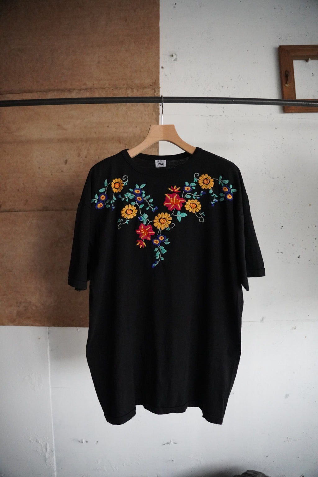 1990s Guatemala embroidery tee "flower"