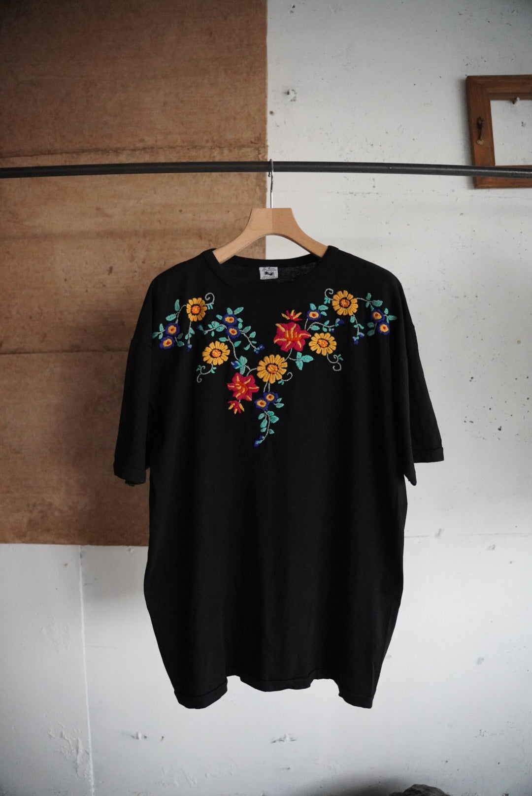 1990s Guatemala embroidery tee "flower"