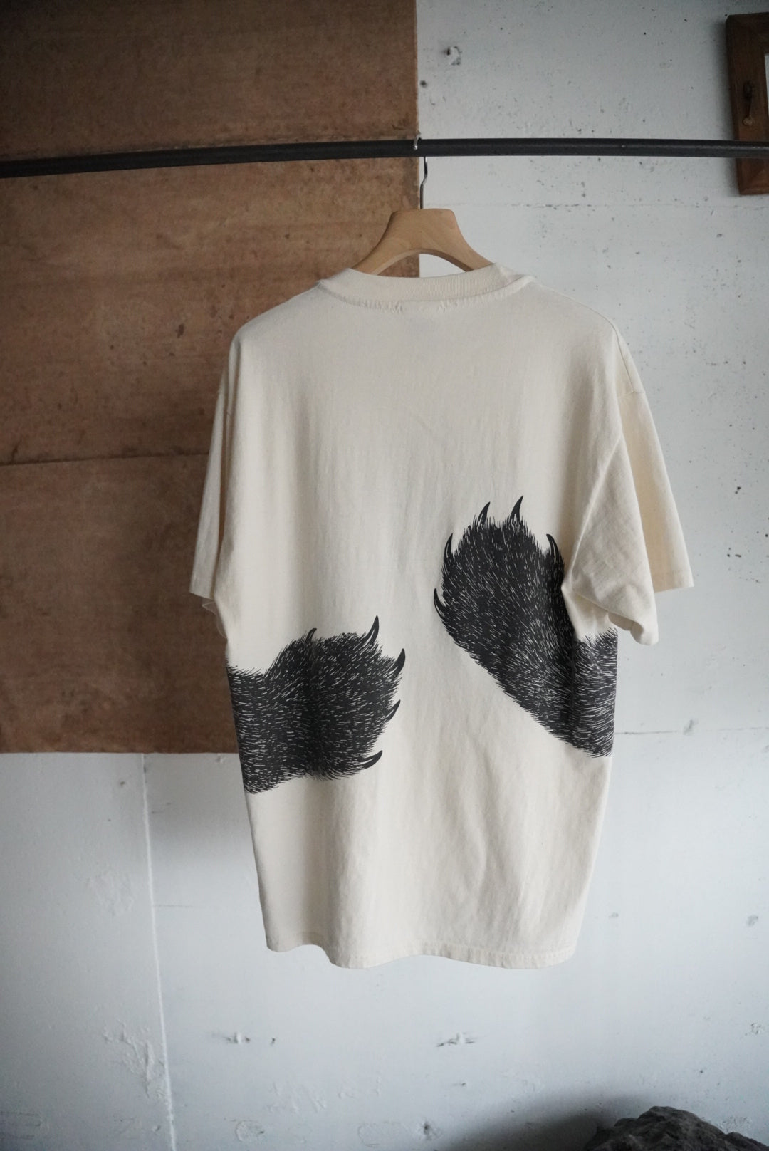 1990s hug bear tee