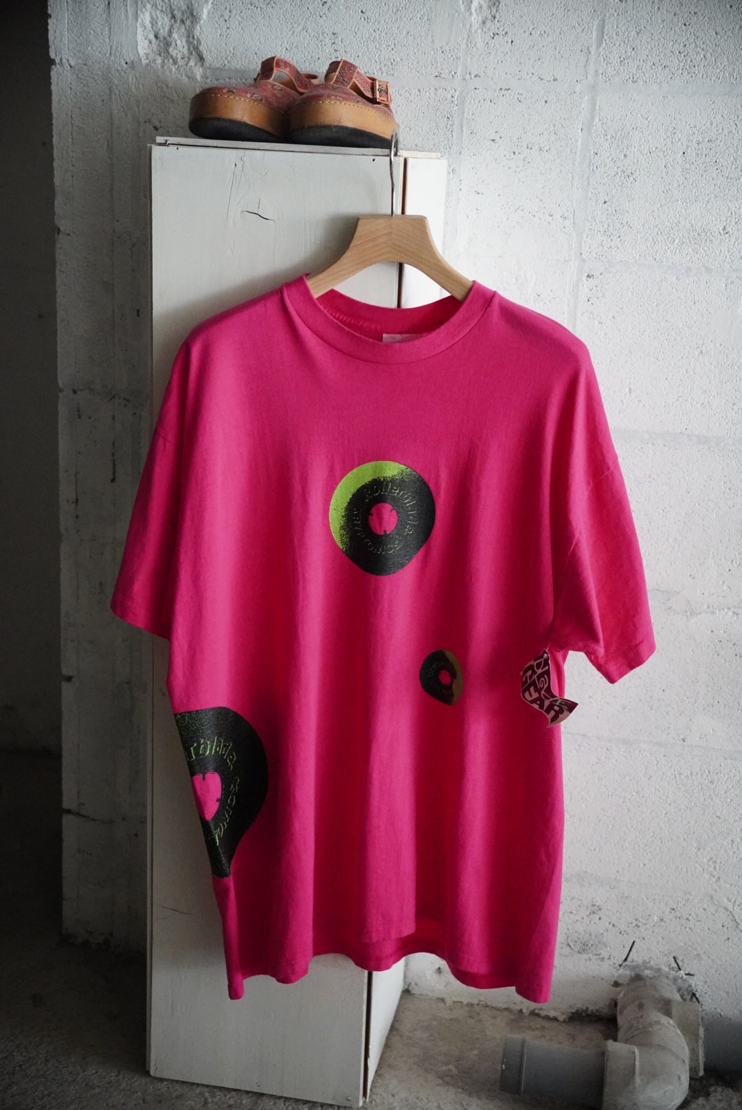 1990s graphic print tee "dead stock"