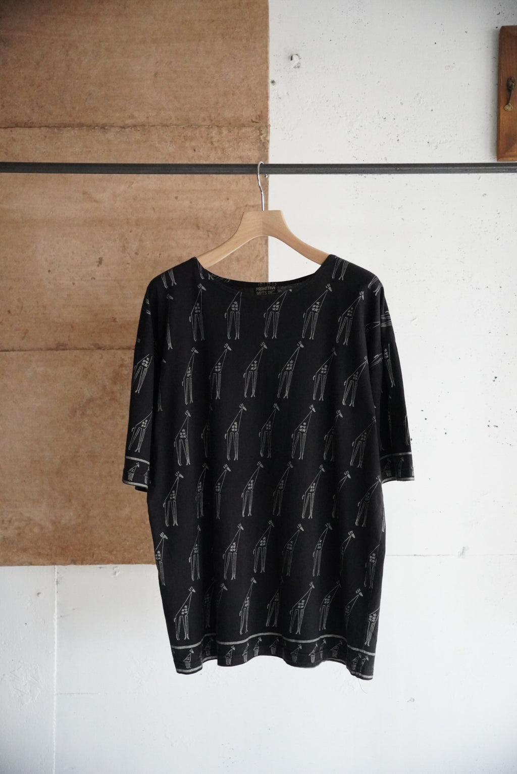 1990s giraffe all over print tee