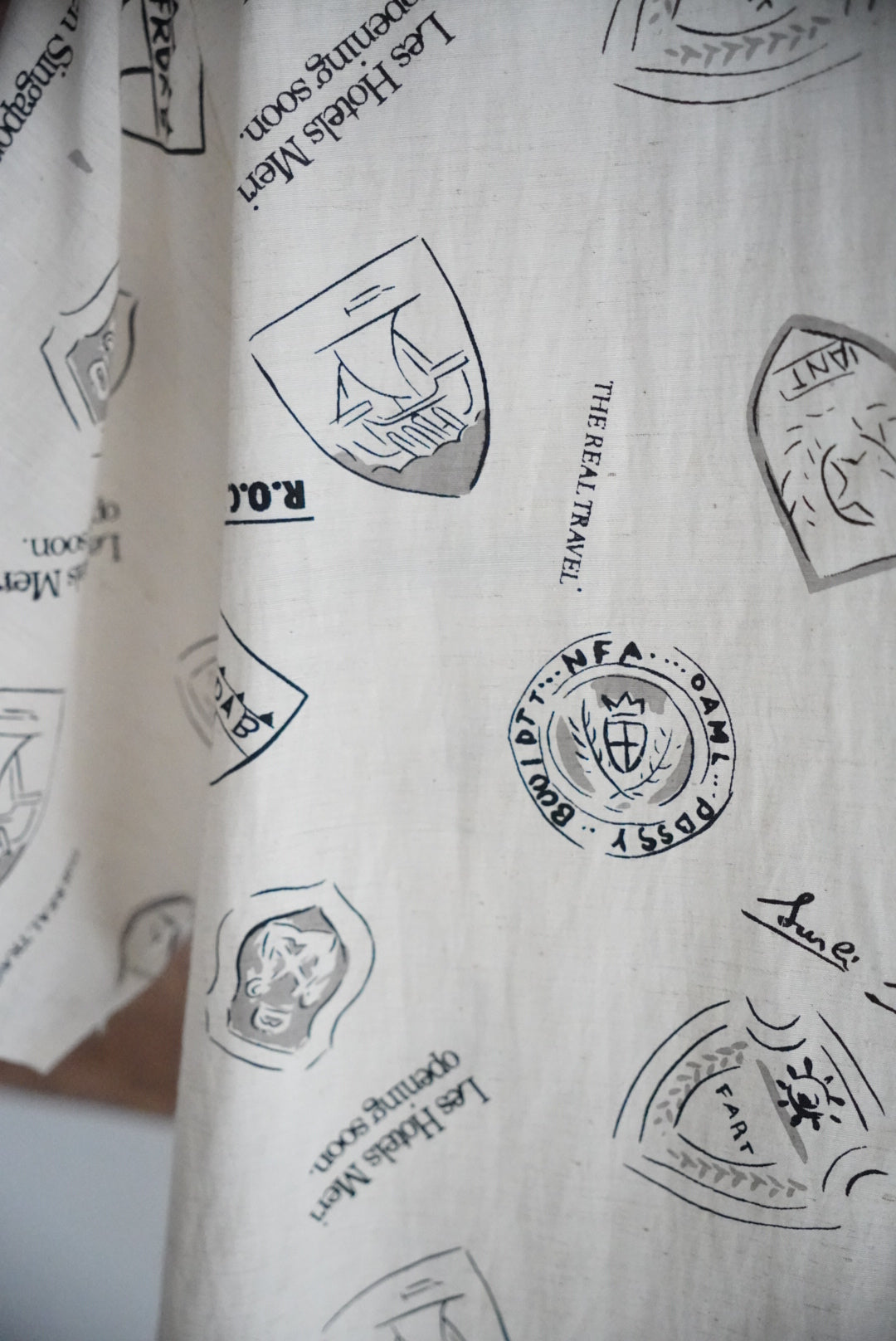 1970s Wappen pattern open collar shirt