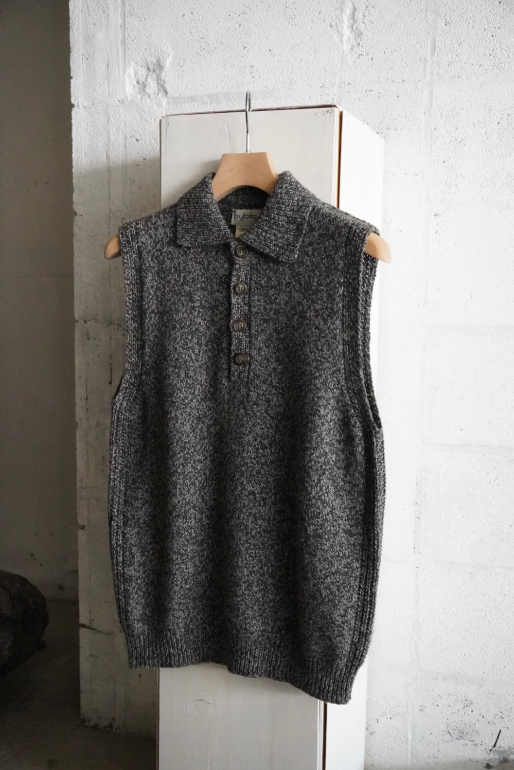 1990s sleeveless knit polo