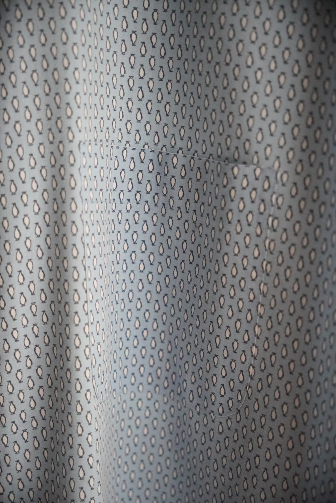 1980s penguin pattern dress shirt